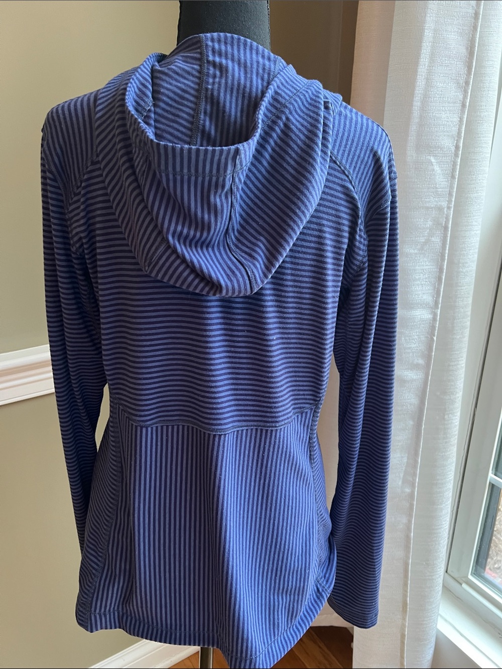 Columbia Women's Navy Striped Omni-Wick Pullover Hoodie Medium - Picture 3 of 6